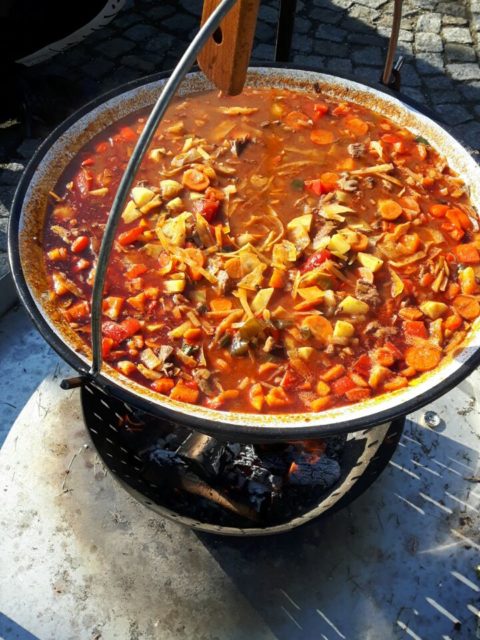 Mobiler Grillservice - Kesselgulasch