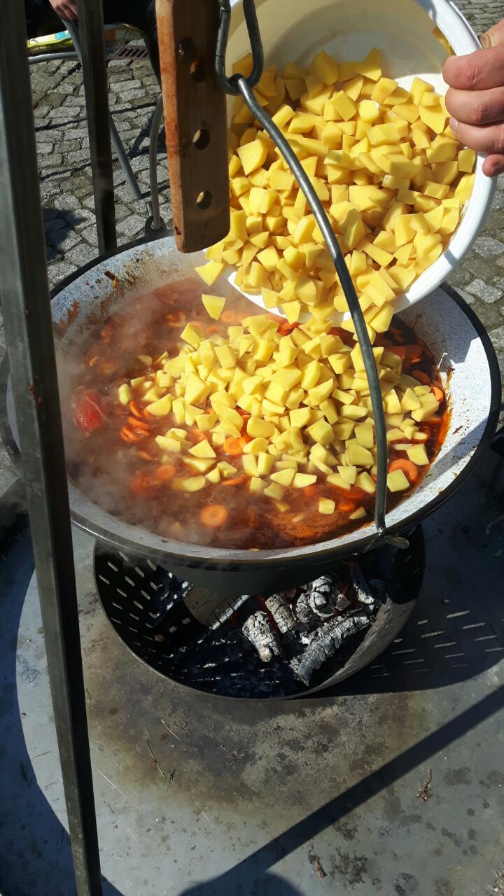 Mobiler Grillservice - Kesselgulasch